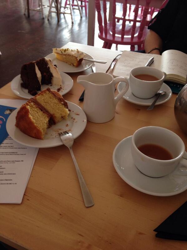KarenFleming36's tweet image. Oh it's fun going cake tasting with @CLCakeCritic No tea required tonight!