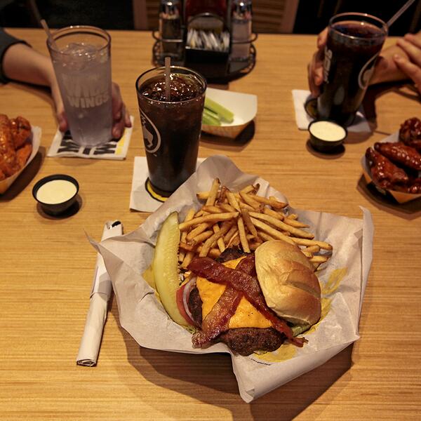 Buffalo Wild Wings Build Your Own Burger Tabitomo