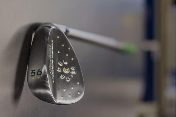 Less than ONE HOUR LEFT to RT this (x.com/clevelandgolf/…) &amp; follow for a shot to win 1 of 8 custom 588 wedges!
