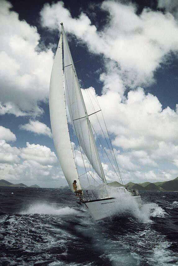 R_S_A_Y_S's tweet photo. Cutting a fine figure #sail #sailing #rsays #sailboat #sailzone #sailcheck #sailingstagram http://t.co/zVcZRwvlxs