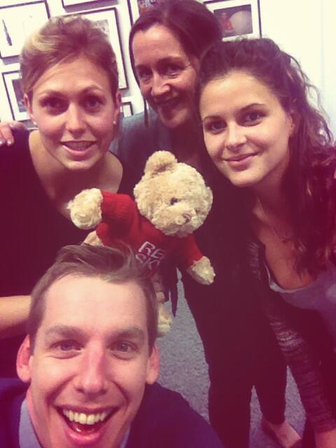 davidcarry's tweet photo. Teamredsky #swimmingselfie @gemma_gibbons @KeriannePayne @SkySports2HD @RACHEL_WYSE http://t.co/sGxsPdN9SJ