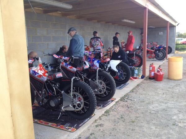UpdatesSpeedway's tweet image. Bikes in the pits