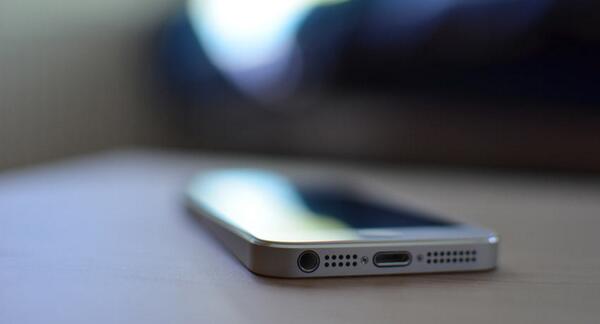 ITStactical's tweet image. Not every situation requires dialing 9-1-1. Here’s 5 Phone Numbers You Need on Speed Dial: itstac.tc/1nmN95x //