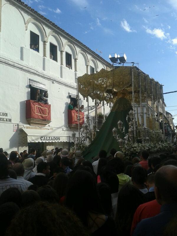 Ecija_Sevilla's tweet photo. Preciosa Saeta #SemanaSantaEcija2014 - @hdadlayedra http://t.co/0wdtODVHED