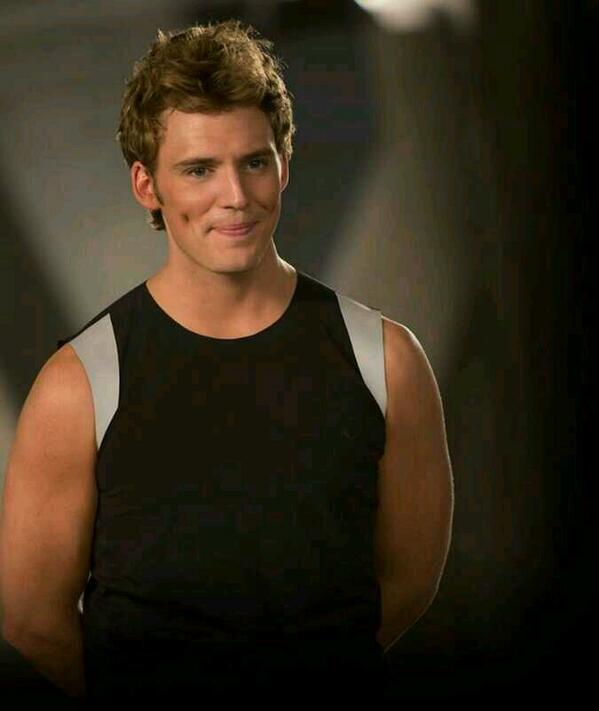 tributoenpanem's tweet photo. ¡SPOILER DE SINSAJO!
No quiero ponerlos tristes pero hoy se grabó en Atlanta la escena de la muerte de Finnick Odair. http://t.co/ce9EdmGuY8