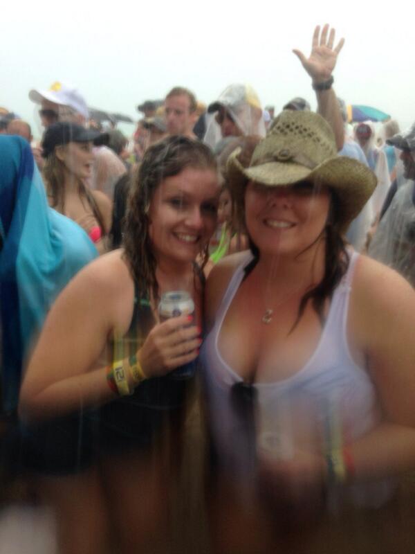 smithm022488's tweet photo. This weekend was amazing <3 sand, sun( and rain😋) and @coleswindell 😍😍 http://t.co/KTMOi5D4lj