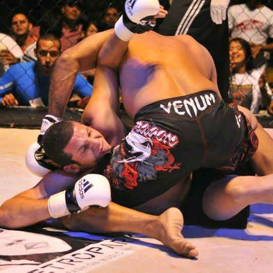 DesafioExtremoV's tweet image. SÁBADO 26/4 SALON GRAND VERSALLES REGRESA DESAFIO EXTREMO"5" 0424 5016116