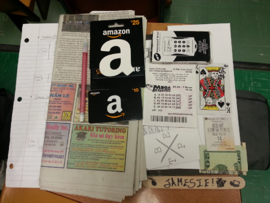 jamesmatthewbui's tweet photo. Things in my bag #dcc106 http://t.co/MCf8Mj60VO