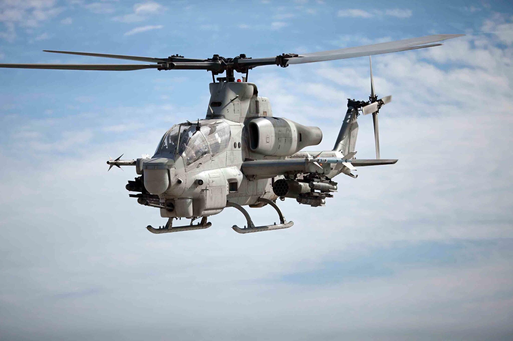 米・ベルAH-1Gコブラ攻撃ヘリコプター・米海兵隊/米海軍 どぎつかっ 米・ベルAH-1Gコブラ攻撃ヘリコプター・米海兵隊/米海軍 どぎつかっ