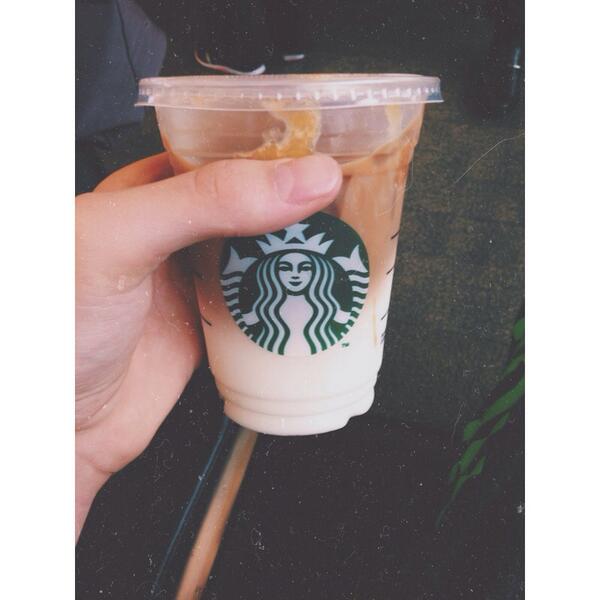 calebwade_'s tweet image. Perfectionnn just what I need for this 6 hour flight 😍 #Basicccc