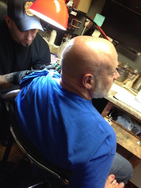MaceTerri's tweet photo. Tattoo time http://t.co/1qzPtYMjbw