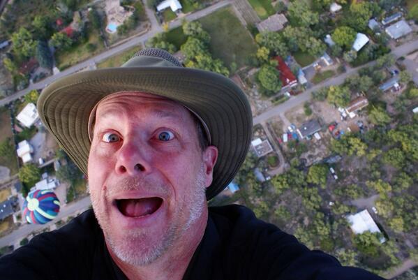 DadSelfies's tweet photo. Looking for #dads? Well look no further than this #wacky #dad http://t.co/tM0Y93a6lu