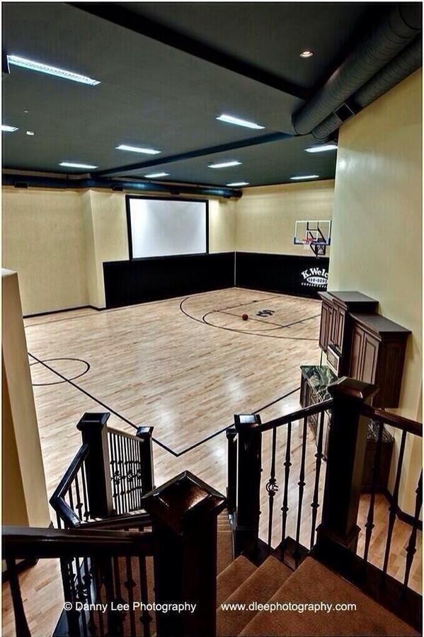 NBA_COMPARlSON's tweet photo. Rt if you wish you had this in your house http://t.co/3W4hbeSmtY
