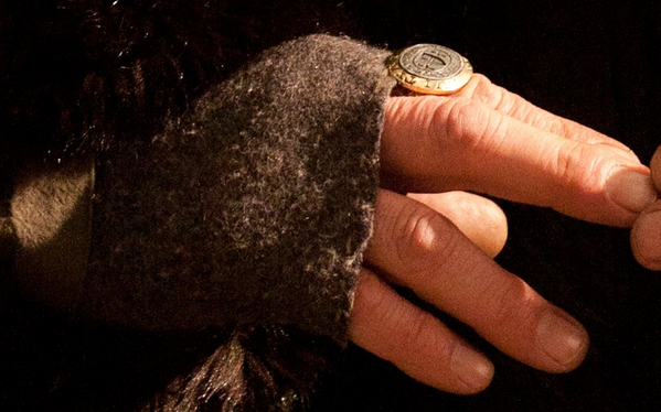 "He was wearing two very regal rings” - Tom Hiddleston on Jeremy Irons slap in The Hollow Crown. See the ring here: