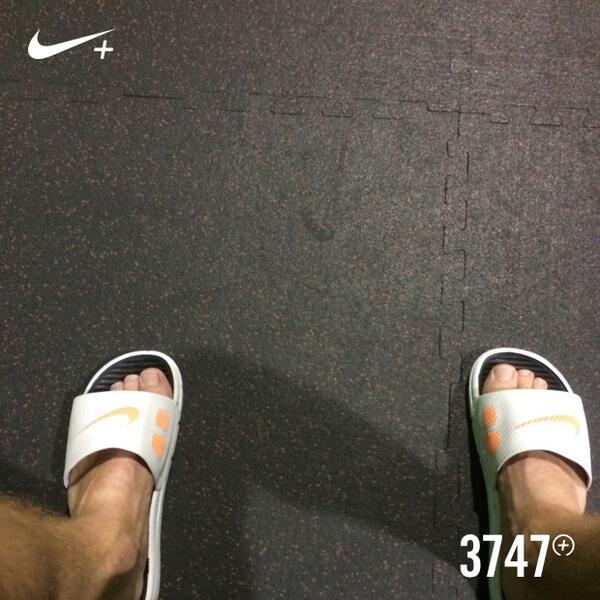 DanielOsti's tweet photo. F u Sammy !  - I earned 3747 NikeFuel with my Nike+ FuelBand. #nikeplus http://t.co/kzEKhQ6QMD http://t.co/YtuLyLStZ5