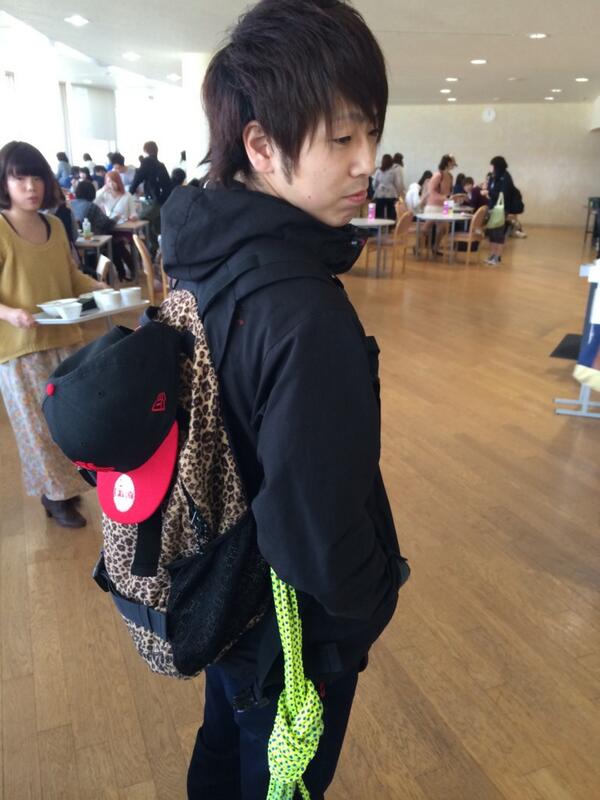 岩手県立大学ダブルダッチサークル A Twitter 新入生のみなさん サークルの体験は今日からですよー このイケメンの先輩がサブまで案内するので 18 00に購買前の椅子のところに集合してくださいヾ ー ノ Http T Co Z5lvbkelyr