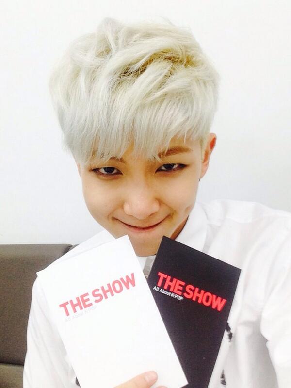 theshow_offcl's tweet photo. 방탄소년단이쟈나~  봄냄새 나는 미소년들이쟈나~♥
방탄소년단이 하루만으로 더쇼 왔쟈나~>.< (2) http://t.co/CWVFxQmS3n