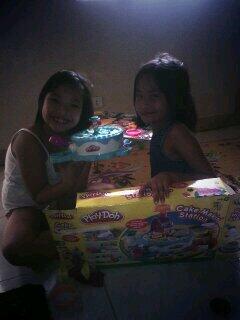 barredonicole's tweet image. my girls are very happy and busy playing khloe's new toy hehe miss being a kid #clayparty