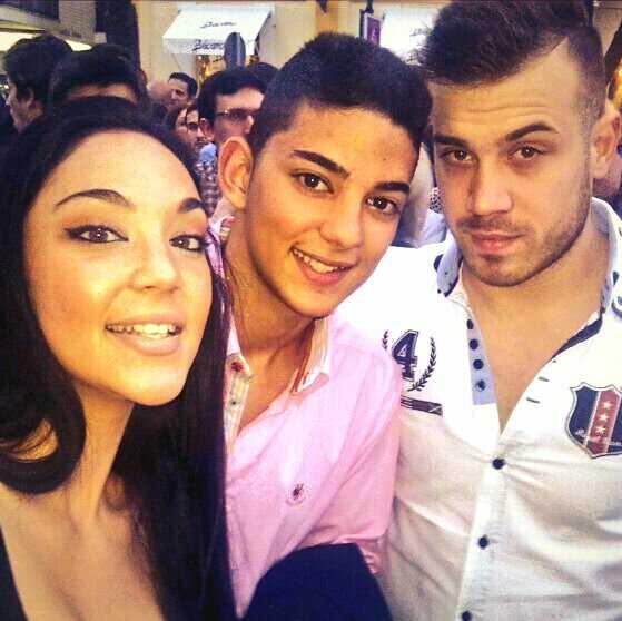Castii_92's tweet photo. Que pedazo de lunes Santo pase ayer con mi niña @AzaharaMaarquez y mi cuñado @EzequielMB_98 http://t.co/hJFzD42xxv