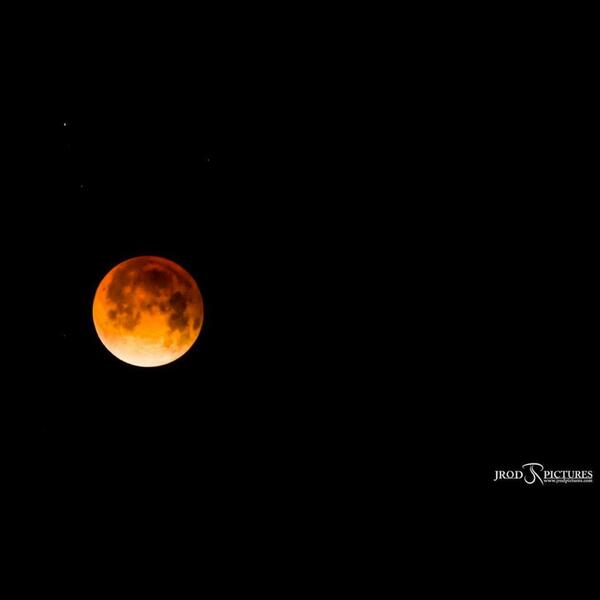 jassonrodz's tweet image. Eclipse lunar. #eclipse #Eclipse2014 #LunarEclipse #PuertoRico #Nikon #jrodpictures