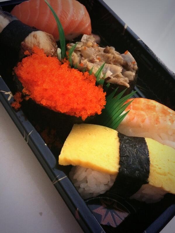 shihuiw_'s tweet image. Sushi fr dinner 😍 #muchhappy