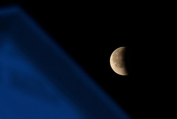 mdesisti's tweet image. A few more of my #Eclipse photos from Milwaukee, WI. #moon #Eclipse2014