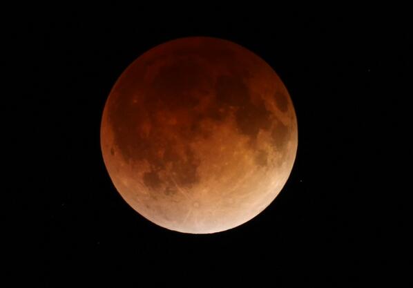 mdesisti's tweet image. A few more of my #Eclipse photos from Milwaukee, WI. #moon #Eclipse2014