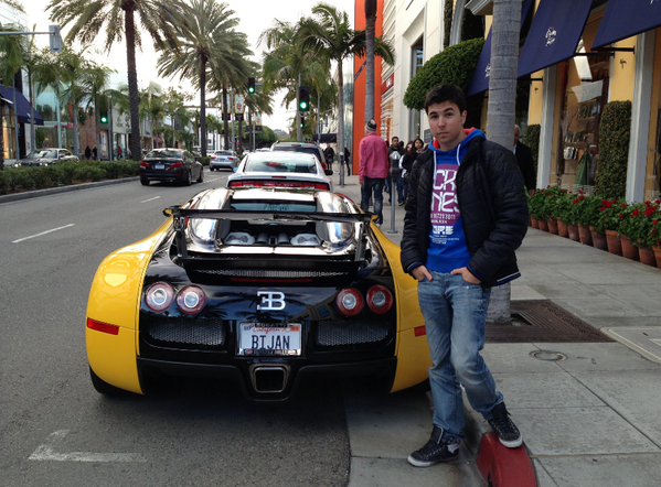 willirex_the's tweet photo. Qué recuerdos! Cuanto estuve en LA el año pasado... Rodeo Drive :P http://t.co/aM30Gwc9Gw