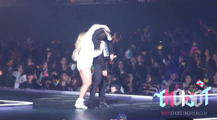 BlQsWZ5CcAE9qFE.png:large