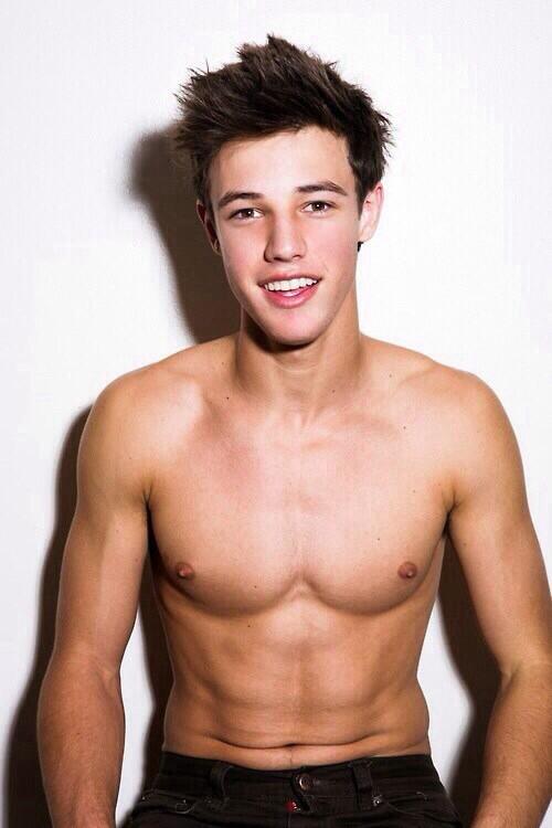 HusonTyler's tweet image. #camerondallas#hottie#tumblrboy