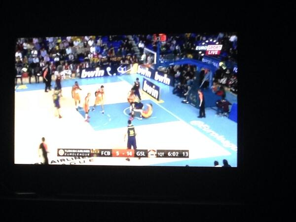 Natejawai's tweet photo. 3am watching Barca and gala #cimbomb #ELplayoffs http://t.co/BrwdSq9Dvb