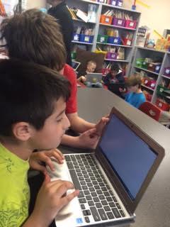 sara_pruss's tweet image. Learning from @RyansPride  and each other about #lucidpress!