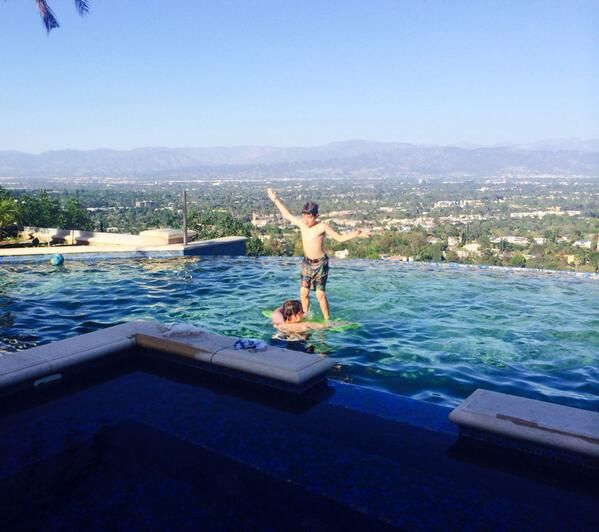 AdrienneMaloof's tweet image. The boys are ready for summer!!! #YesterdaysFun