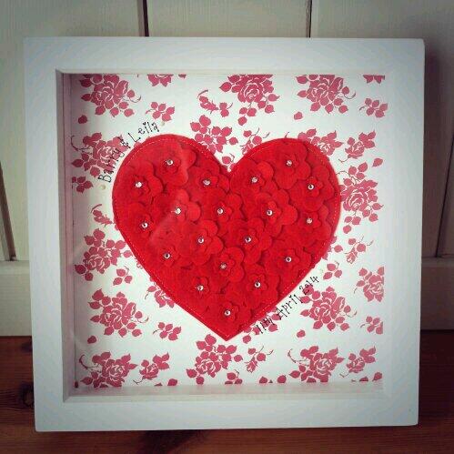 Ilovesewing12's tweet image. #handmade #keepsakeframe with #red #felt #heart and #flowers. #framed and #personalised #weddinggift #wedding #floral