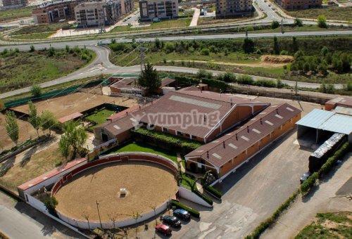 CapeasUNI's tweet photo. Otra foto de las instalaciones de Equus!! Anímate y vente. Luego ya tendrás tiempo para estudiar!! #Capea #24abril http://t.co/lhNTeEoej8