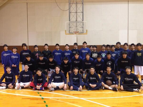関西学院大学体育会男子バスケットボール部 בטוויטר 今年は13人もの新入生が選手として入部しました このメンバーで今年一年がんばっていきます 今年度も男子バスケ部をどうぞよろしくお願いします マネージャーも随時募集中です Http T Co Esj6fvun7e