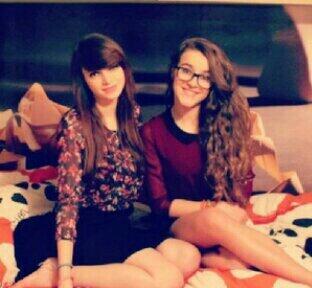 ChicasEsp's tweet photo. Vaya belleza de chicas estas de valladolid, ¡Me las comía a besos a las dos! @clarsss_ @carlus_lampre http://t.co/Cse8U7ANJ7