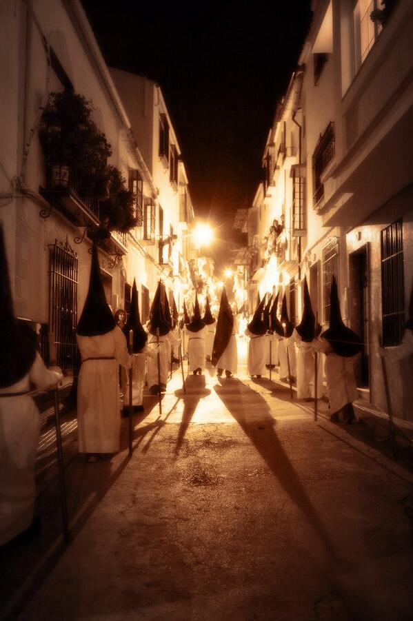 "Vuelve señor a tu casa...vuelve a las calles de ayer, que de esperar desesperan..." #SSantaDMencia