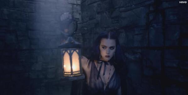 katyphotebot's tweet photo. 横一緒になって歩きてぇー
#Katy好きな人RT
#KatyPerry
#RTした人全員フォローする https://t.co/SjuscltUVy
