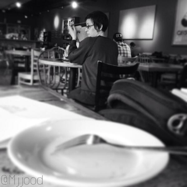 MaybeColorful's tweet photo. #غرد_بصورة
#تصويري
 #أبيض_وأسود http://t.co/VOsI1esUZN
