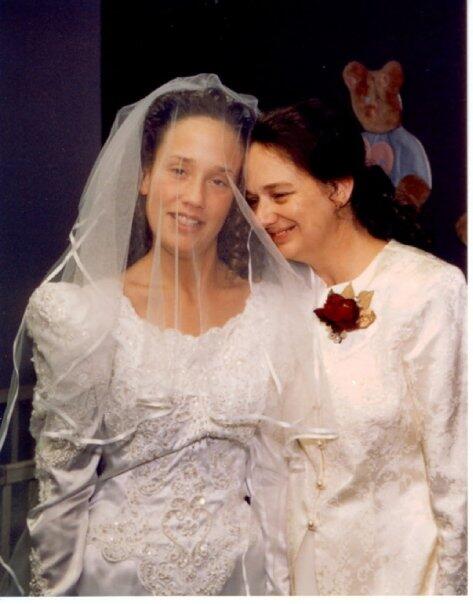 scrupulous's tweet photo. I have the best mom in the world!  So many wonderful memories. My wedding day 16.5 years ago. #KirklandsMOM http://t.co/0KoKXluJf2