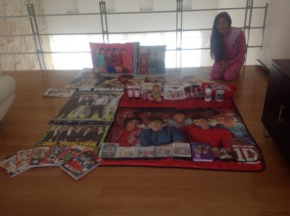 JennyMedina00's tweet image. @DiaaDiaCaracol #FansCaracol1D por favor, mi sueño es conocer a 1D ayúdenme a dar un paso más para hacerlo realidad