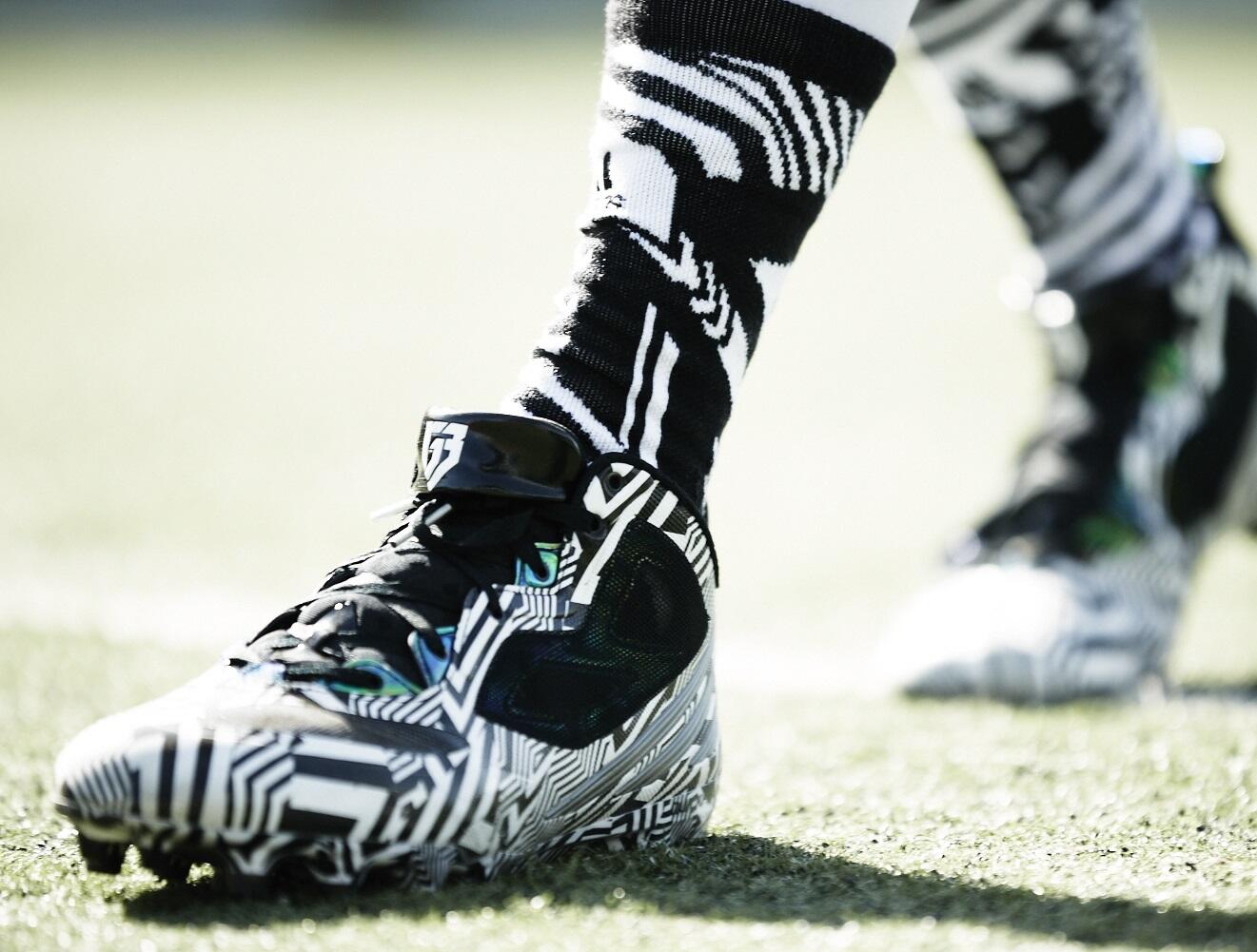 Rg3 cleats cheap