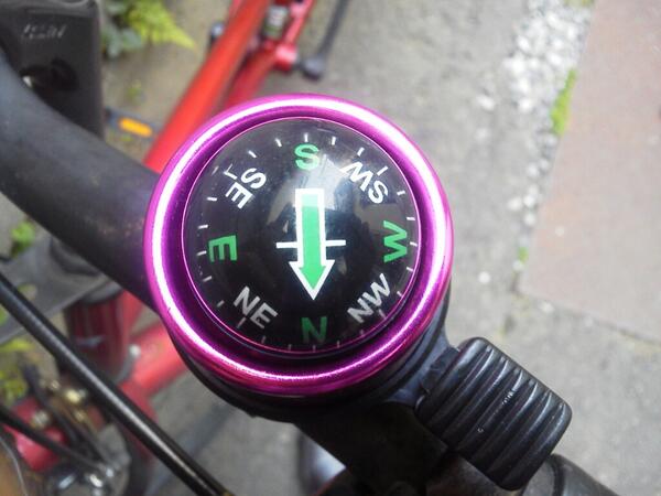 カクさん コンパスタイプの自転車ベルを100均で見つけたので 買ってみた これで少しは道迷いが改善される かもしれない Http T Co Ygc8gerzqh Twitter