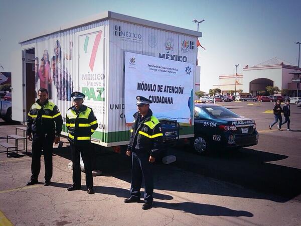 PachucaSegura's tweet photo. En Semana Santa Participamos con un Módulo de Atención Ciudadana en plaza del Valle.//@EleazarGarcia_ @Pachuca_ http://t.co/bgY22vxxbs