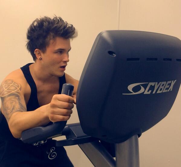 M1Jarvis's tweet image. Great boxing session with @JoshDevineDrums good work bro. @1MuscleMachine @cybex @NRGFuel @jacoclothing