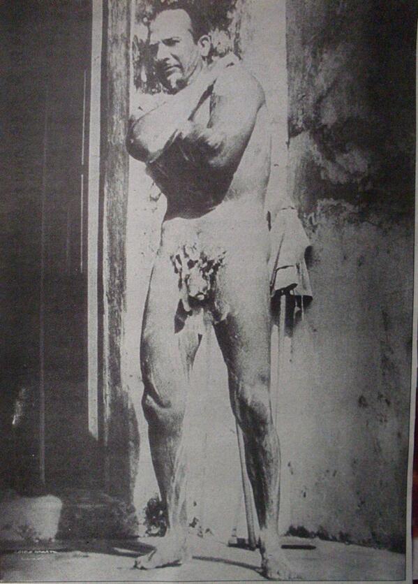 Tirodopolus's tweet photo. El involuntario desnudo de Pedro Infante tomado por Guillermo López http://t.co/c3r7XWWP3V