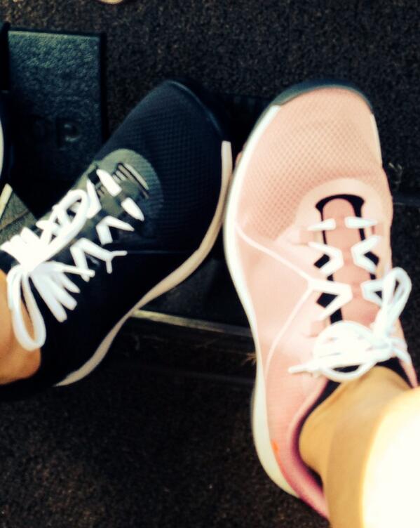 amous78's tweet photo. New Women's Nike golf shoe, like walking on an air mattress.  A must have! http://t.co/0P3I5UuR8h