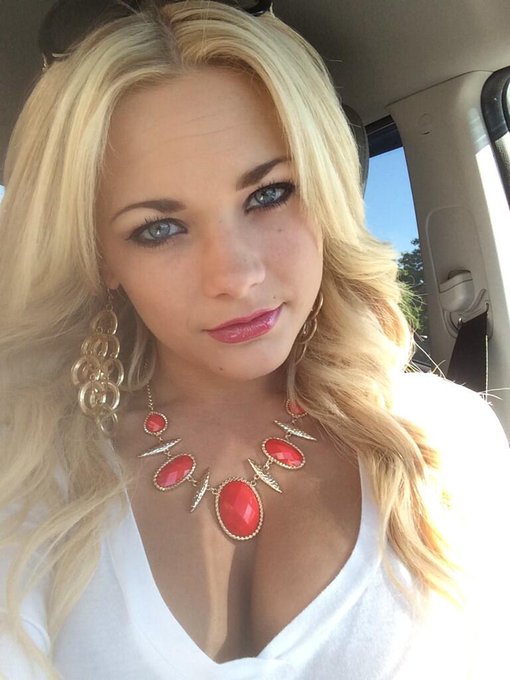 Running errands and enjoying the sunshine☀️😉 #sunshine #nofilter @PlayboyDotCom@PlayboyPlus @PlayboyRadio@PlayboyVzla<a href="/tag/sunshine"class="tags">#sunshine</a><a href="/tag/nofilter"class="tags"><span>#nofilter</span></a>