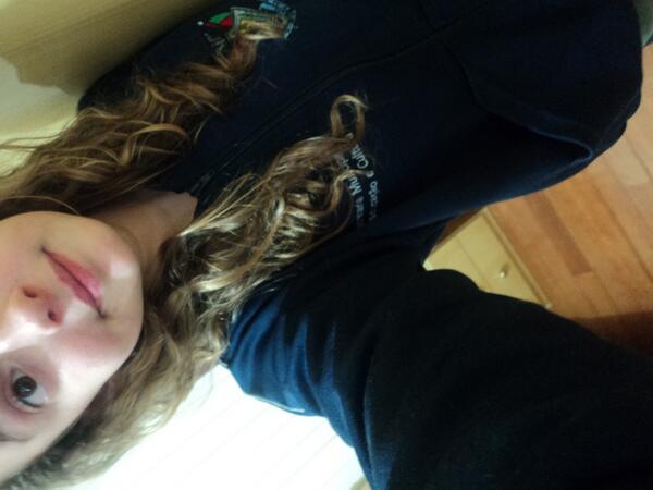 CamilaCerezoli1's tweet photo. #Aulaaa #Chaata http://t.co/tpUvbZ5oKj